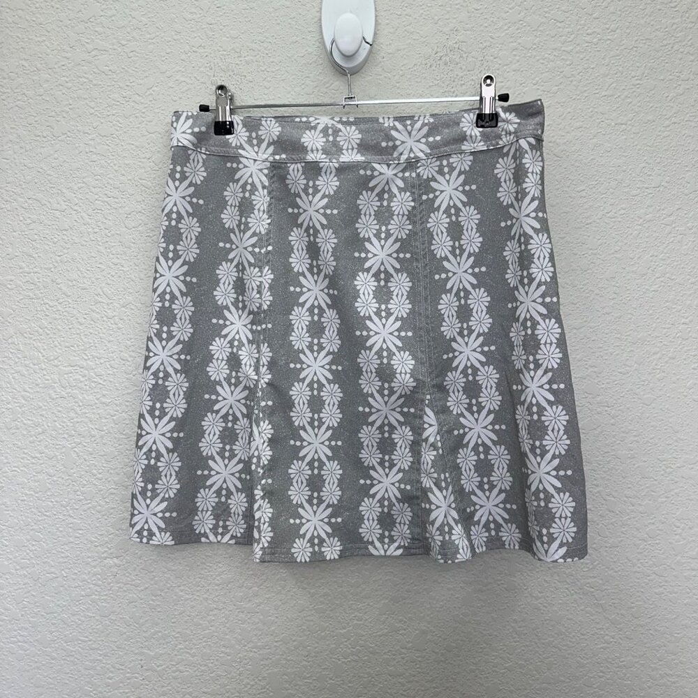 RipSkirt Hawaii Grey White Floral Wrap Stretch Quick Dry Skirt Womens sz Medium - Picture 1 of 8